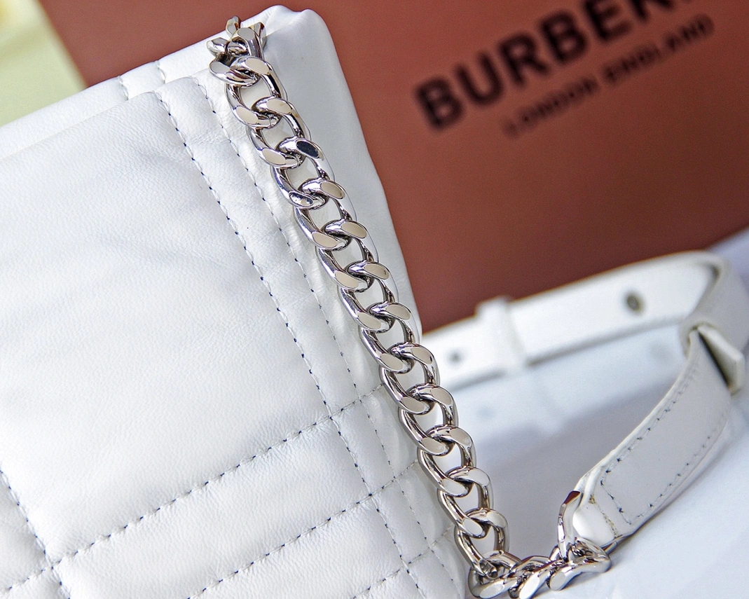 Classic 9156 Burberry AAA Quality Messenger Bags For Women