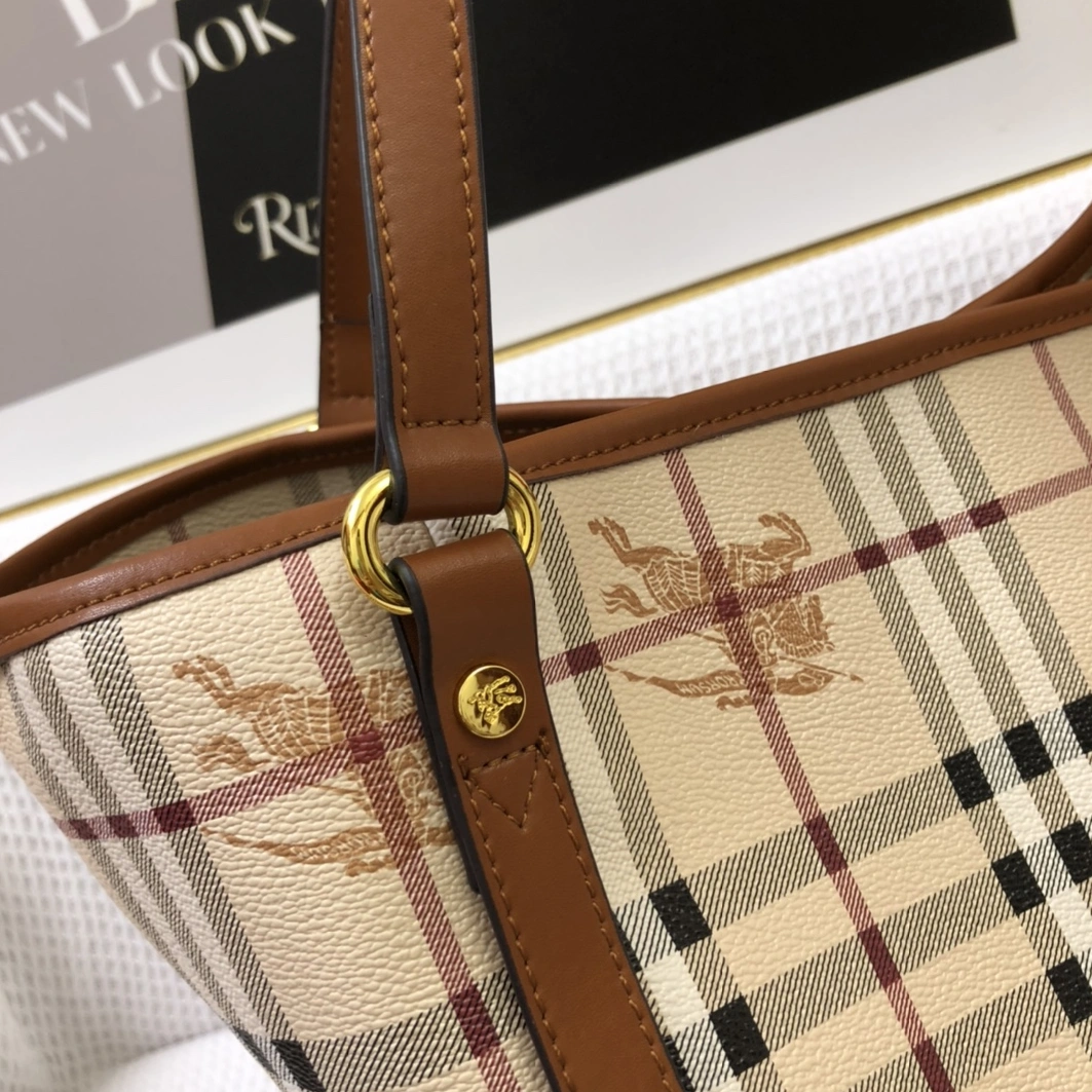 Classic 9204 Burberry AAA Quality Shoulder Bags For Women