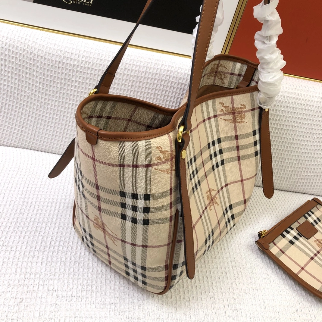 Classic 9204 Burberry AAA Quality Shoulder Bags For Women