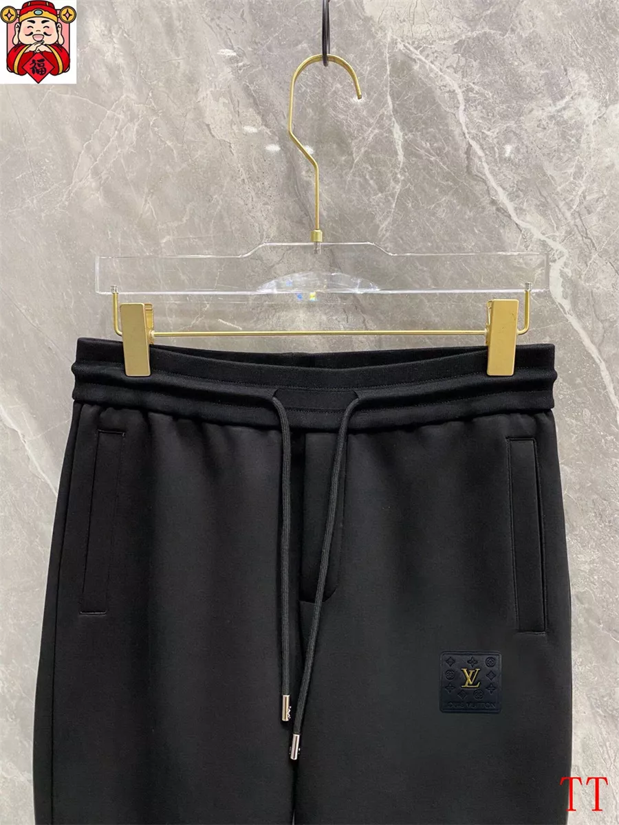 Classic 9244 Louis Vuitton LV Tracksuits Long Sleeved For Men