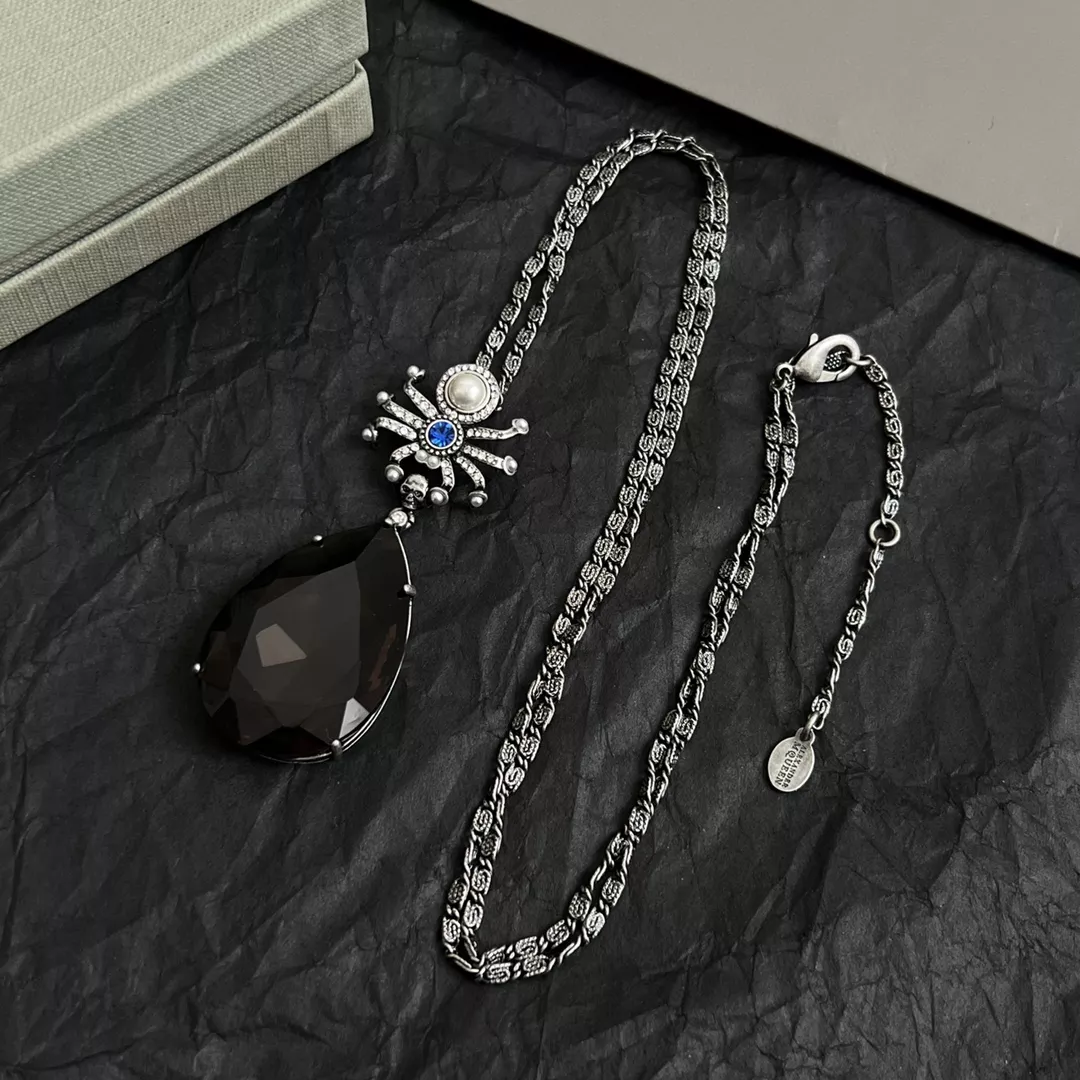 Classic 9337 Alexander McQueen Necklaces