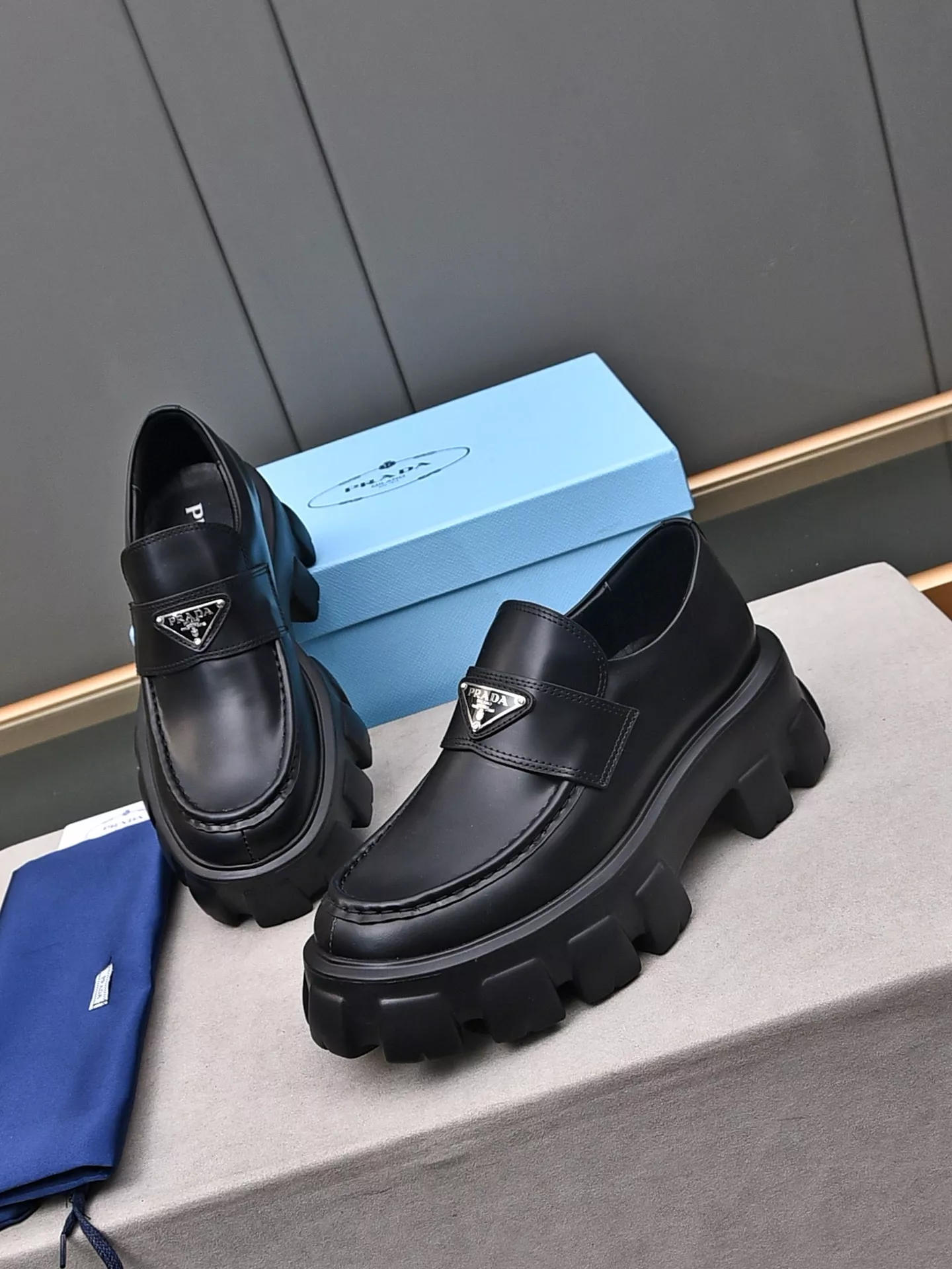 Classic 9551 Prada Leather Shoes For Men