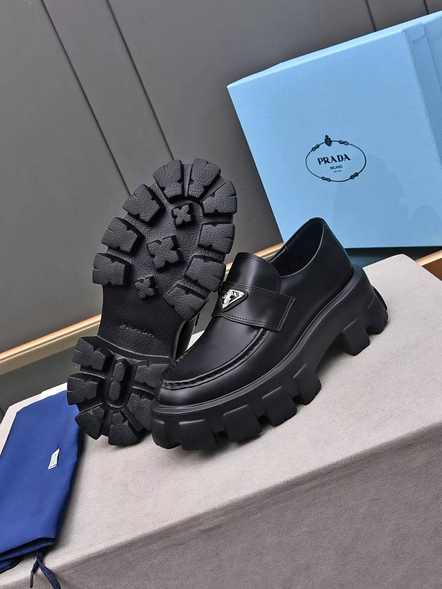 Classic 9551 Prada Leather Shoes For Men