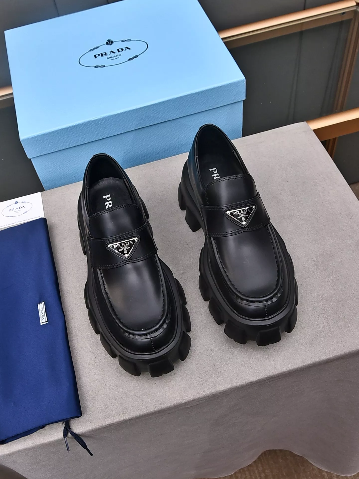 Classic 9551 Prada Leather Shoes For Men