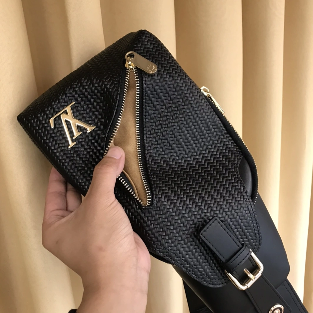 Classic 9601 Louis Vuitton AAA Man Messenger Bags