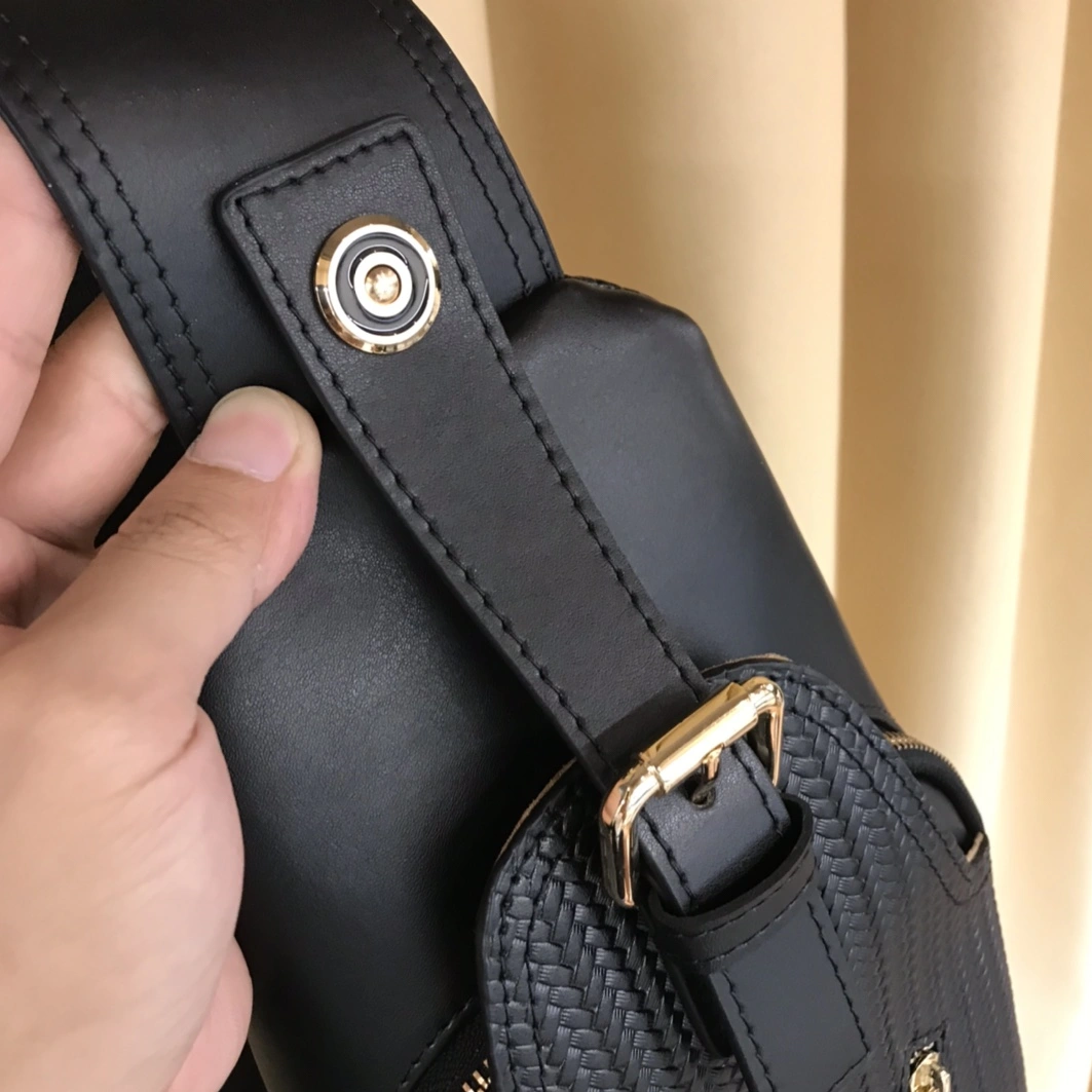Classic 9601 Louis Vuitton AAA Man Messenger Bags