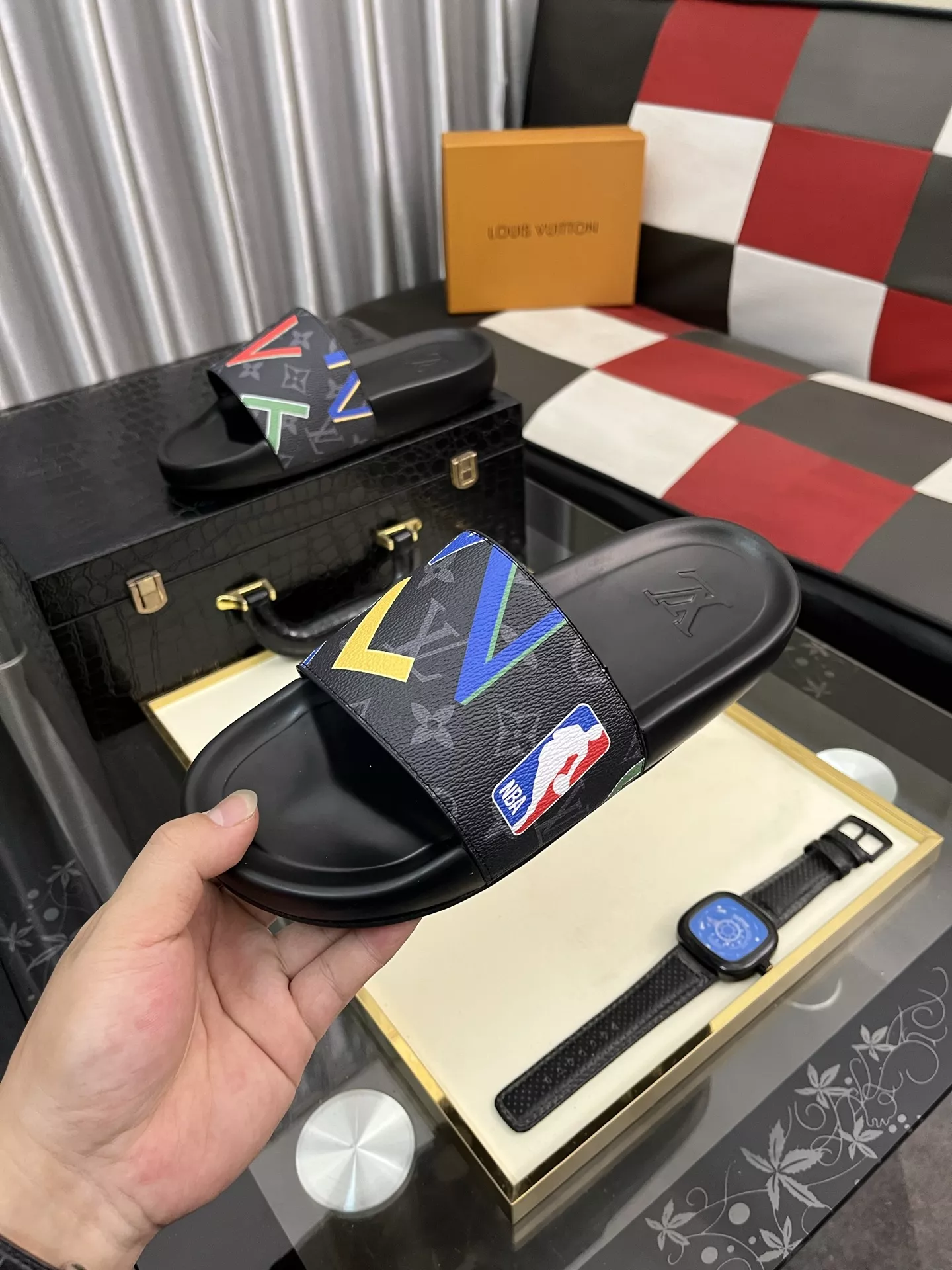 Classic 973 Louis Vuitton Slippers For Men