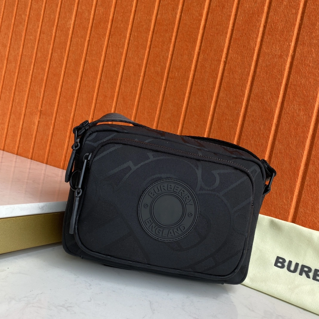 Classic 9751 Burberry AAA Man Messenger Bags