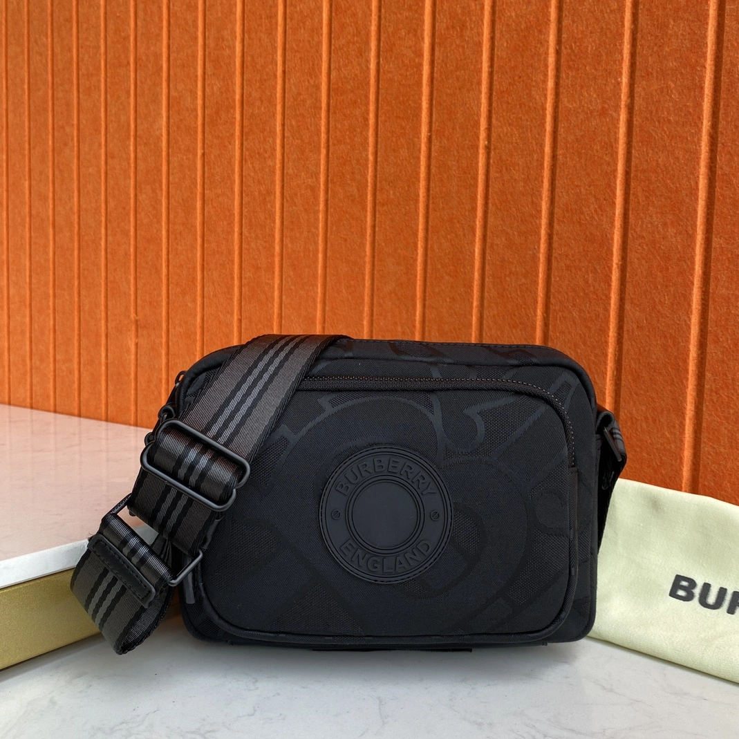Classic 9751 Burberry AAA Man Messenger Bags