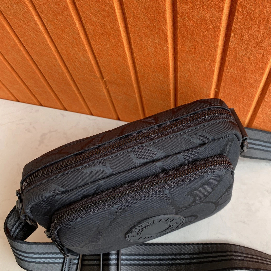 Classic 9751 Burberry AAA Man Messenger Bags