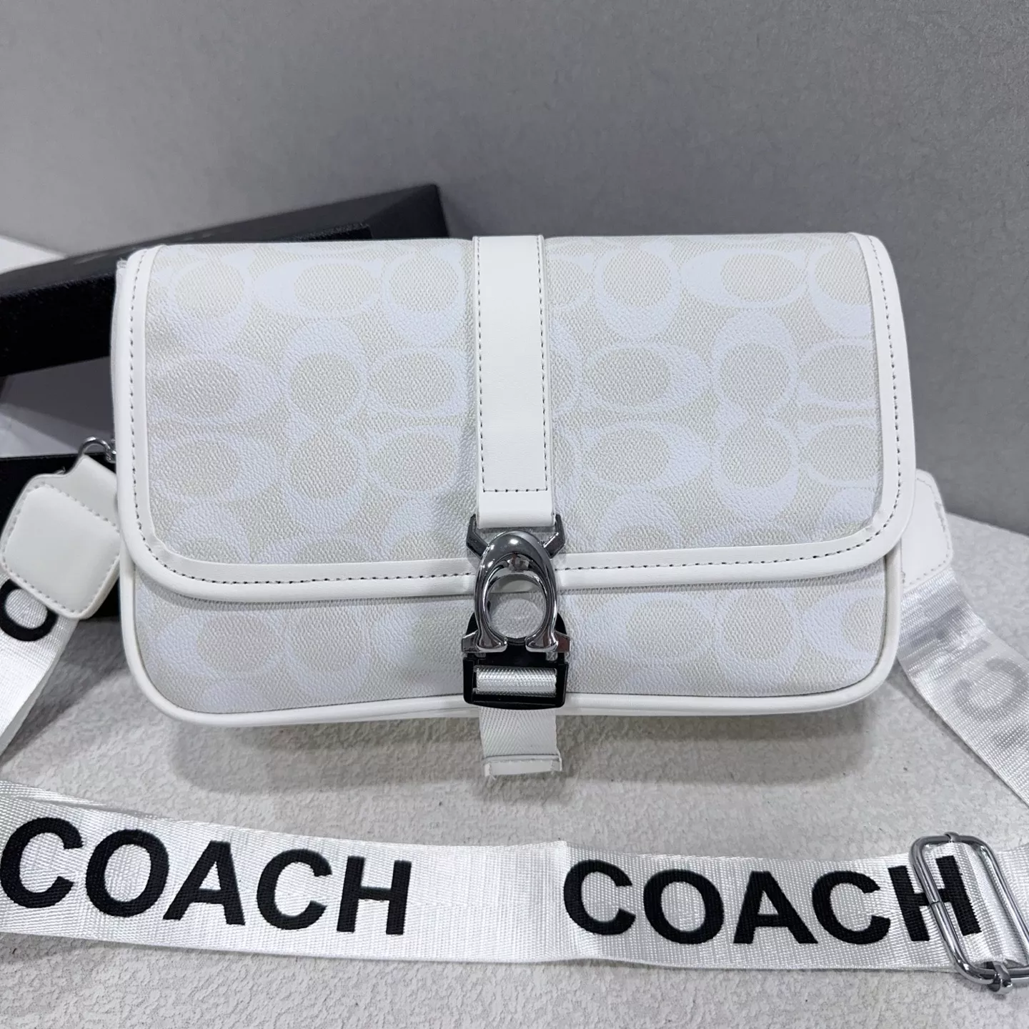 Coach Messenger Bag For Women Compact 7643