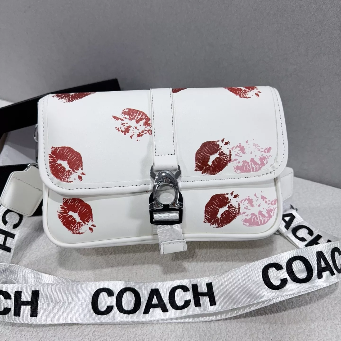 Coach Messenger Bag For Women Resilient 105