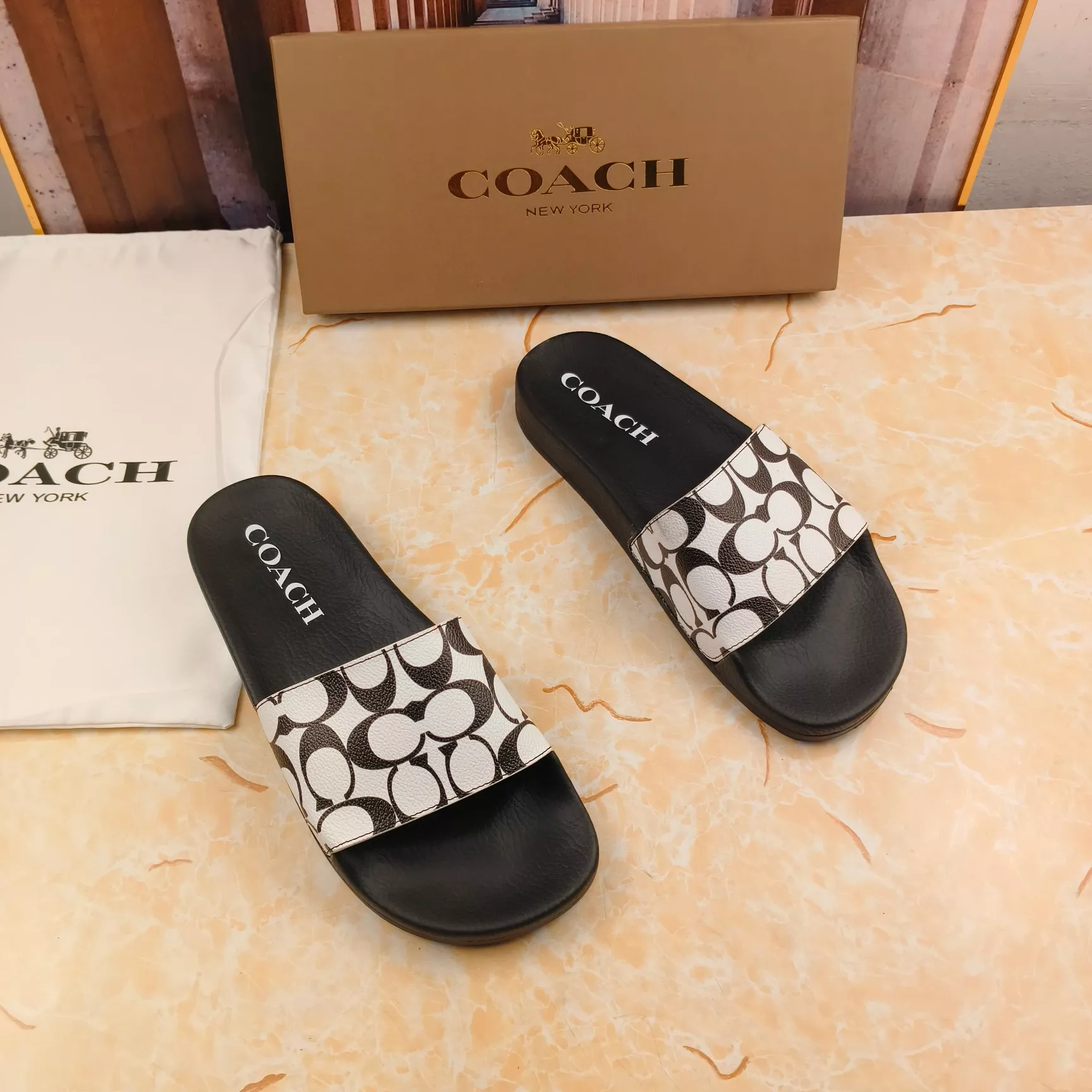 Coach Slippers For Men Durable 4421