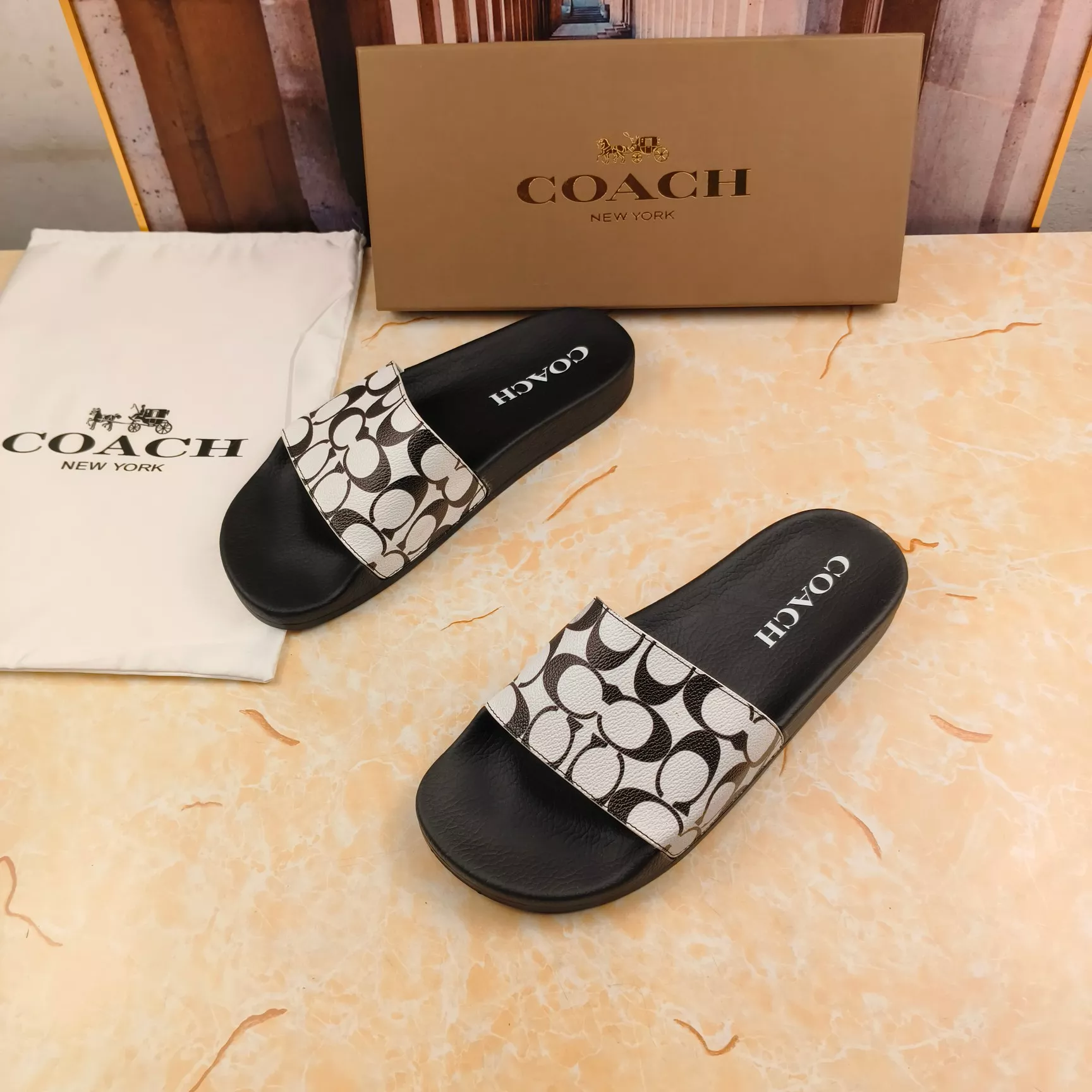 Coach Slippers For Men Durable 4421