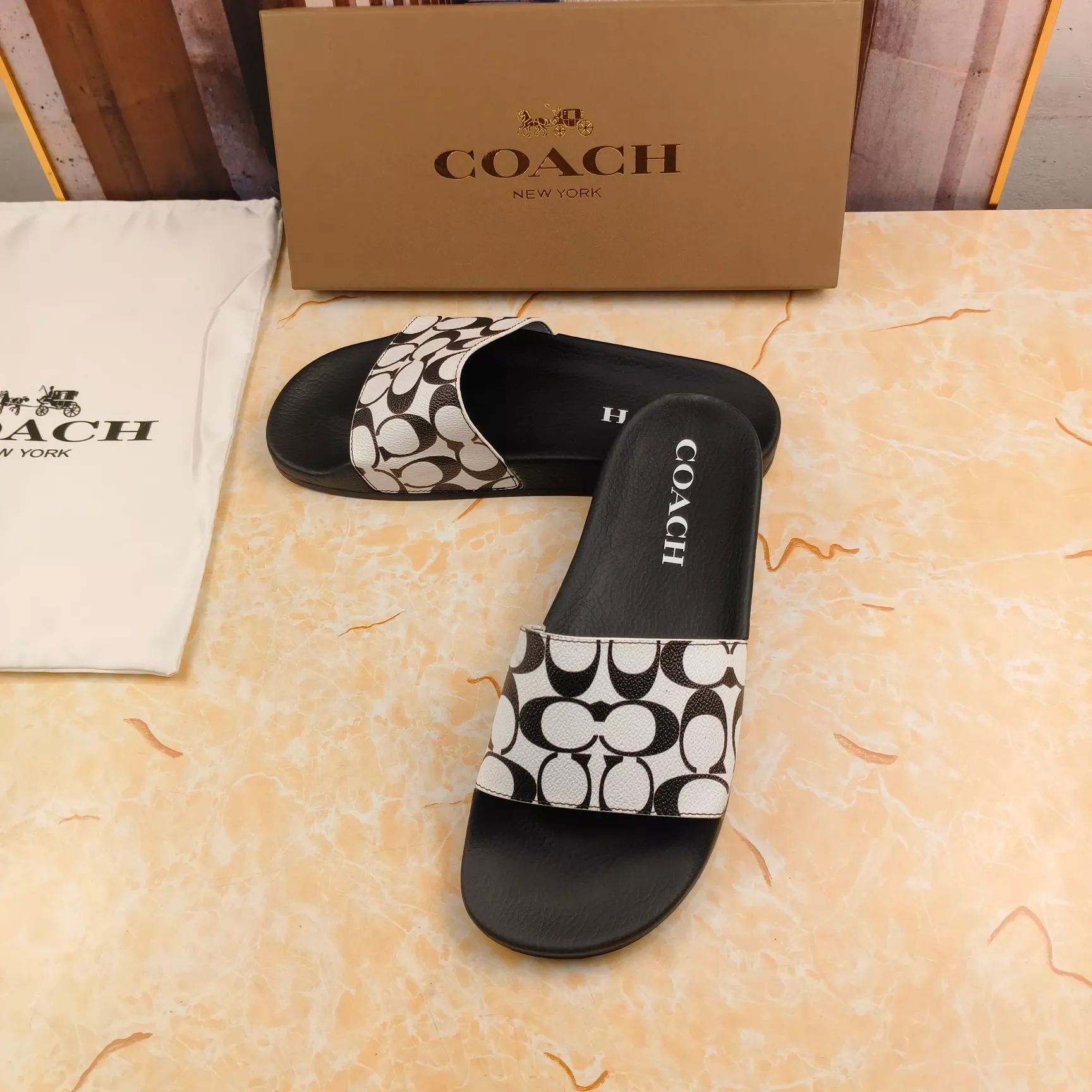 Coach Slippers For Men Durable 4421