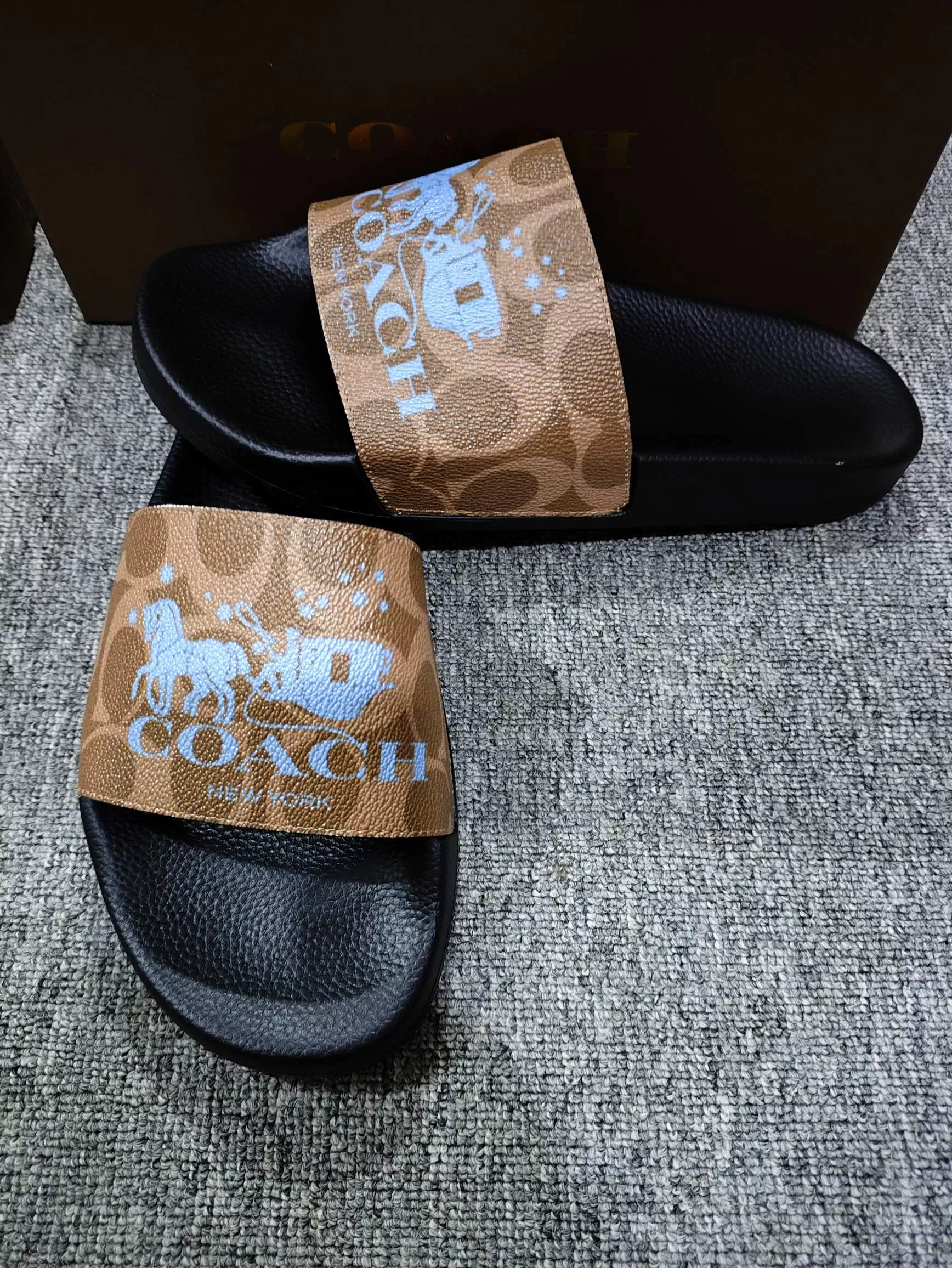 Coach Slippers For Men Vibrant 6605