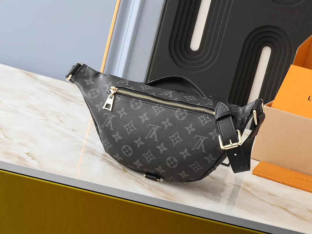 Comfortable 105 Louis Vuitton LV AAA Quality Belt Bags For Unisex