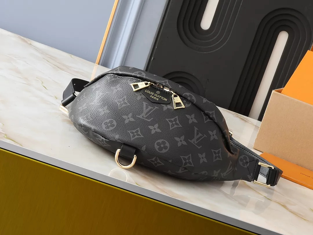 Comfortable 105 Louis Vuitton LV AAA Quality Belt Bags For Unisex