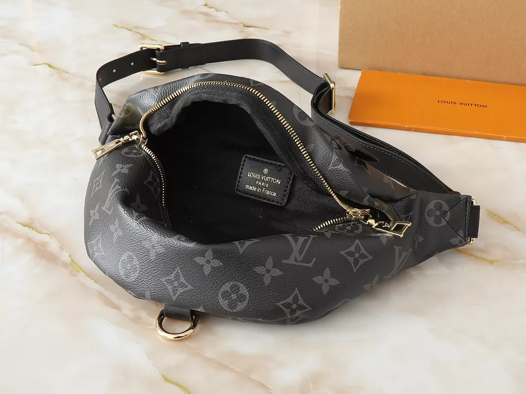 Comfortable 105 Louis Vuitton LV AAA Quality Belt Bags For Unisex