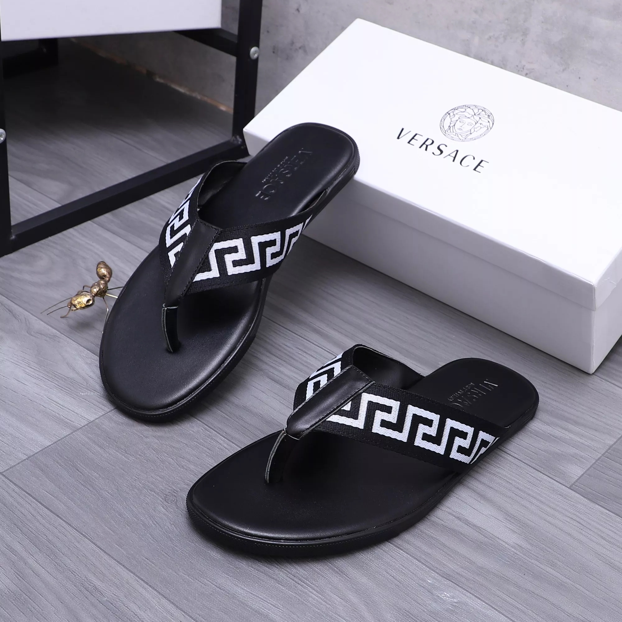 Comfortable 109 Versace Slippers For Men
