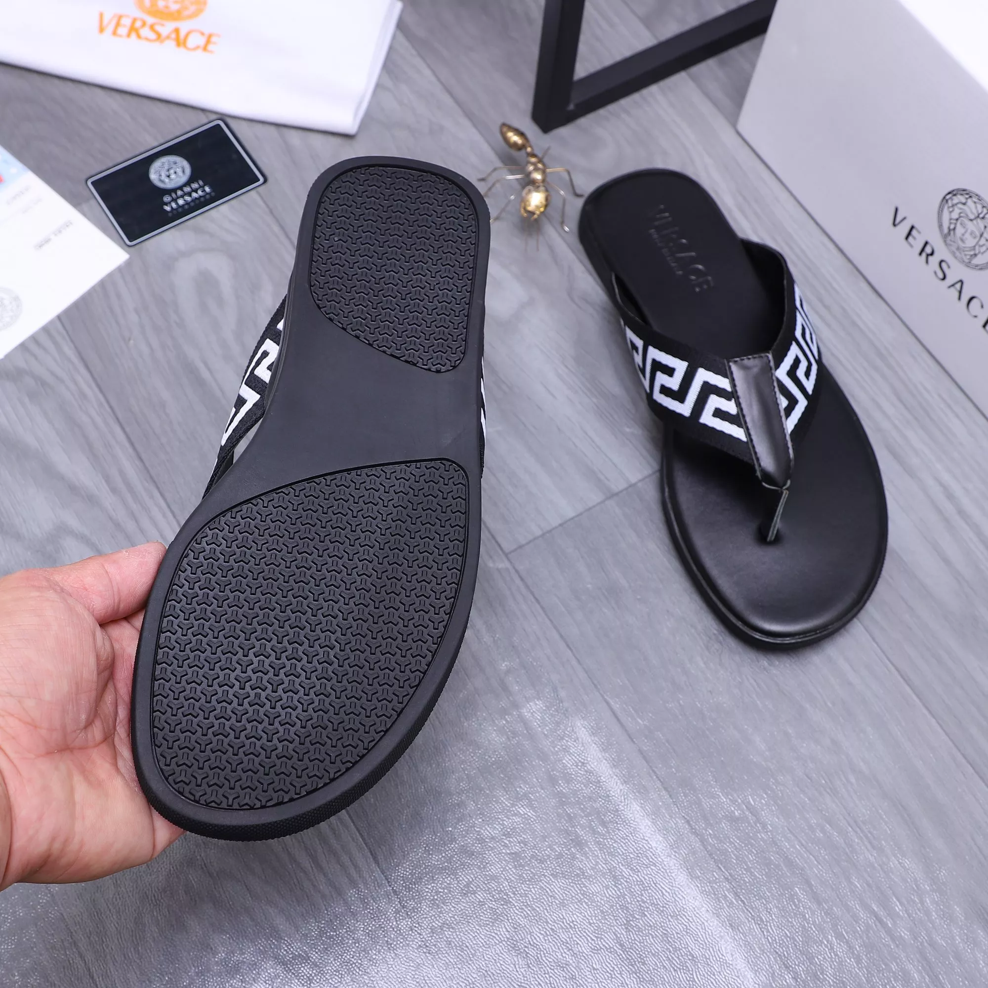 Comfortable 109 Versace Slippers For Men
