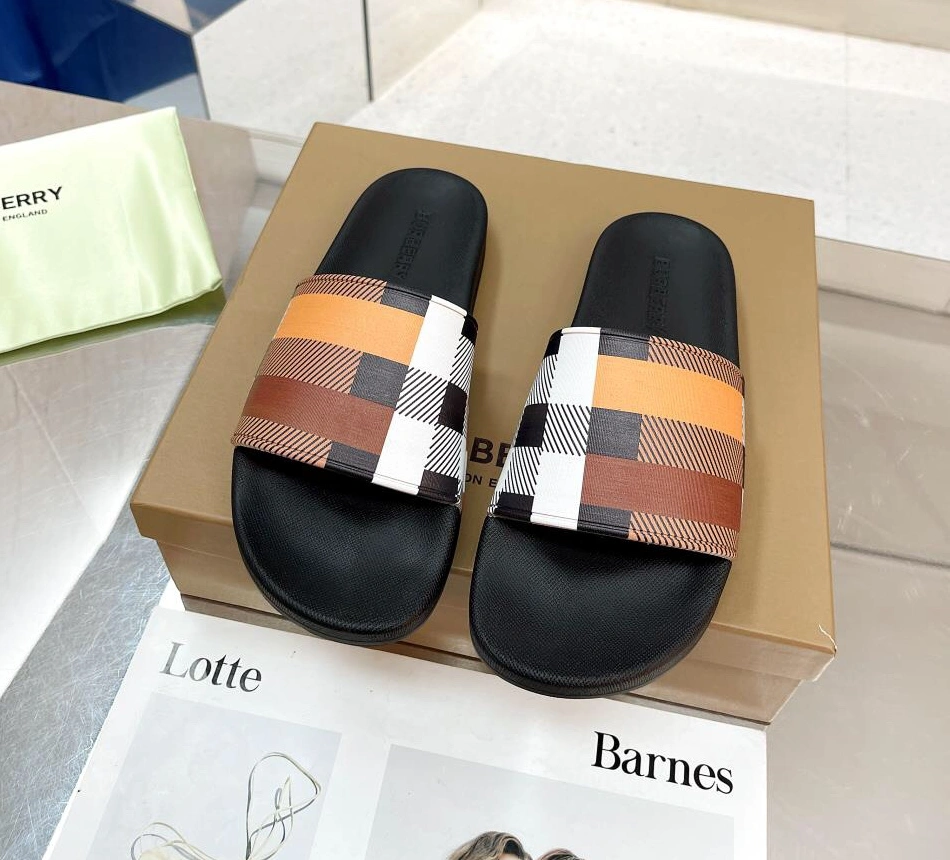 Comfortable 1240 Burberry Slippers For Men