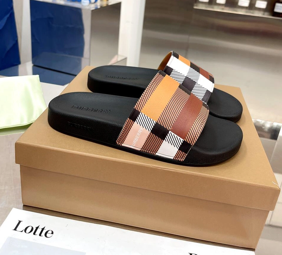 Comfortable 1240 Burberry Slippers For Men