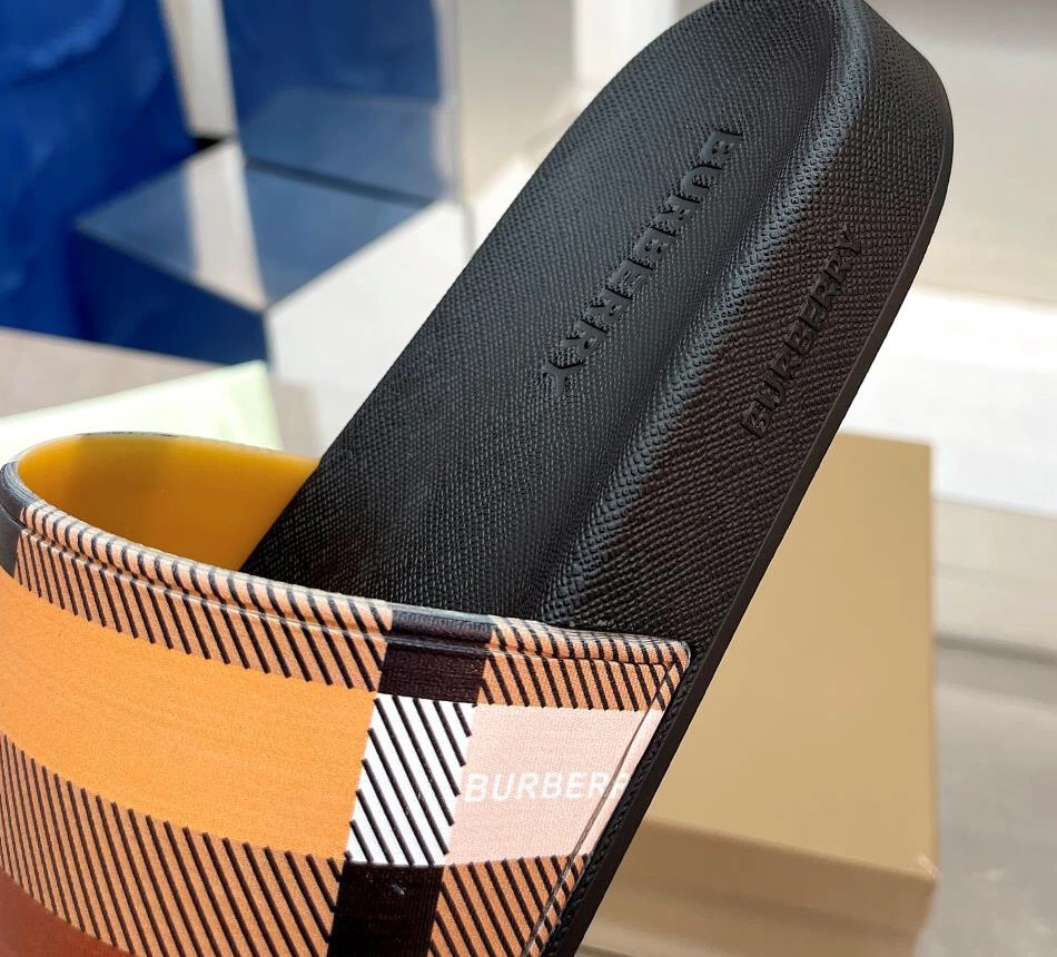 Comfortable 1240 Burberry Slippers For Men