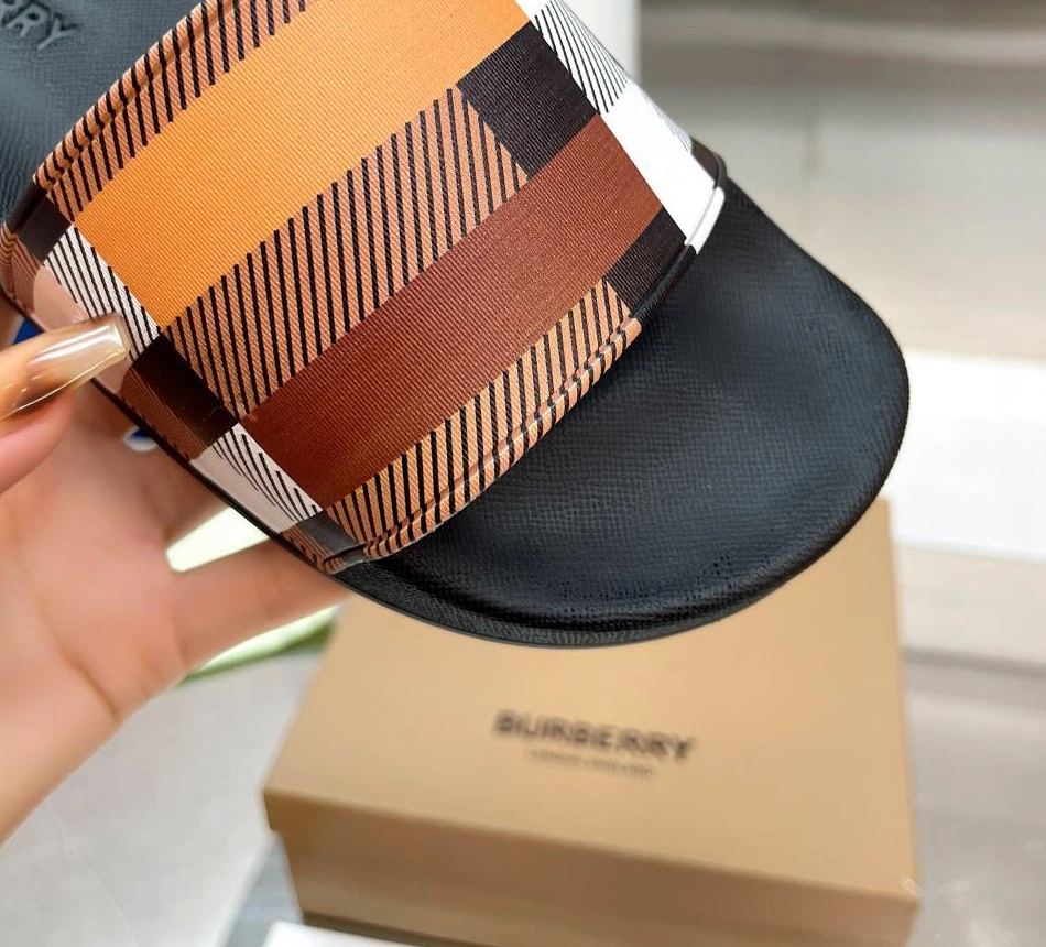 Comfortable 1240 Burberry Slippers For Men