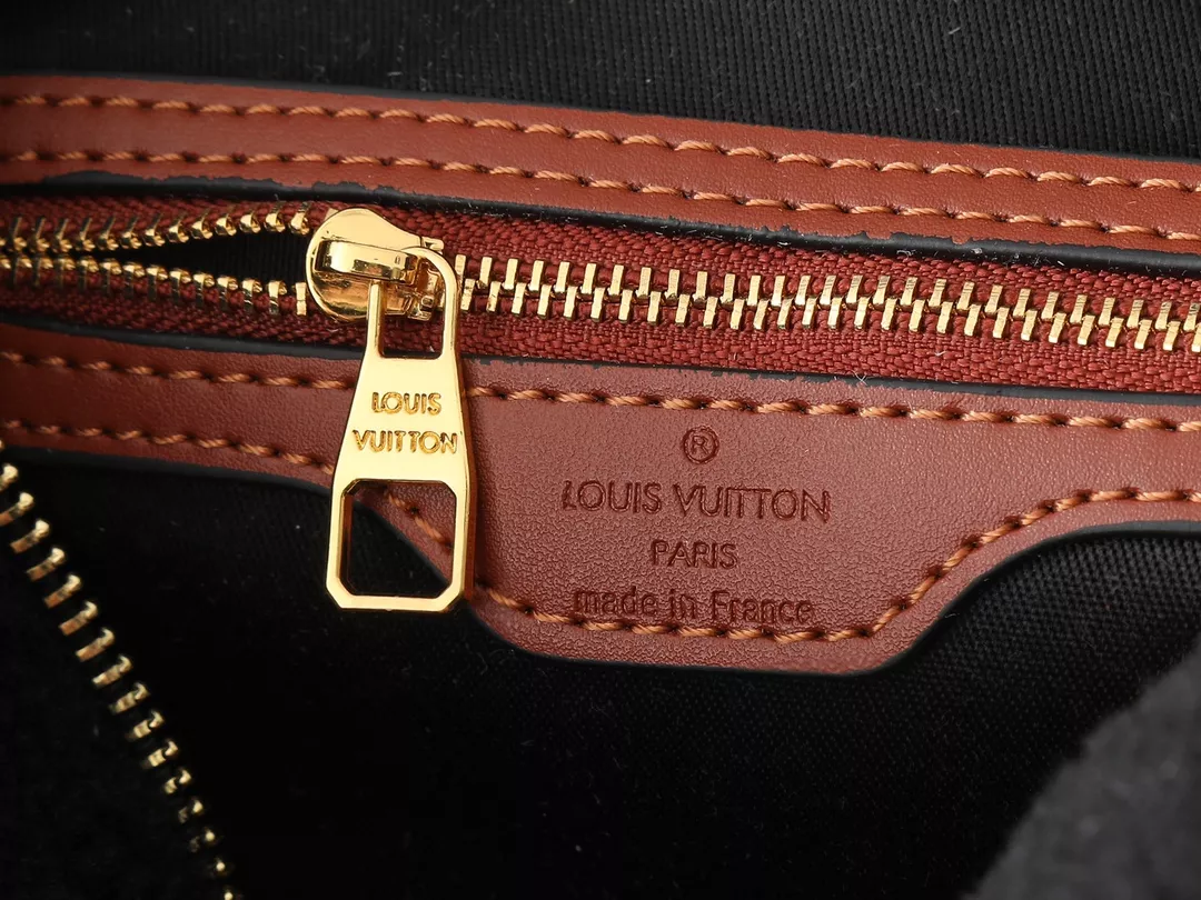 Comfortable 1281 Louis Vuitton AAA Quality Handbags For Women