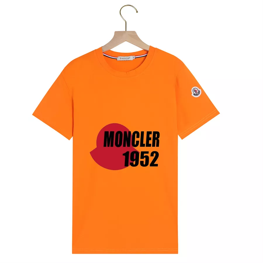 Comfortable 1374 Moncler T-Shirts Short Sleeved For Men