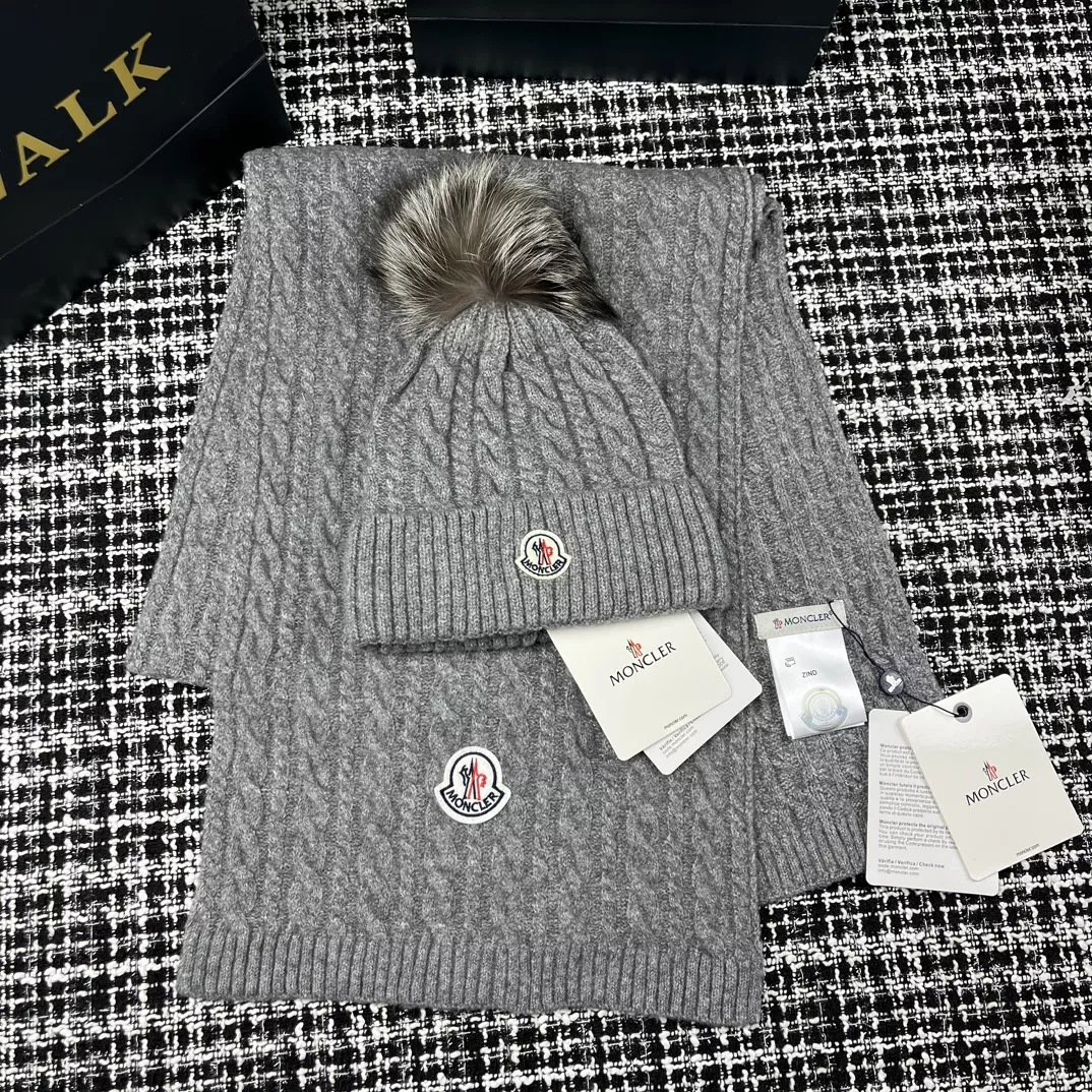 Comfortable 1524 Moncler Hat and Scarf Set