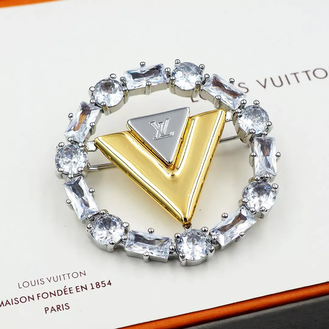 Comfortable 1553 Louis Vuitton LV Brooches For Women