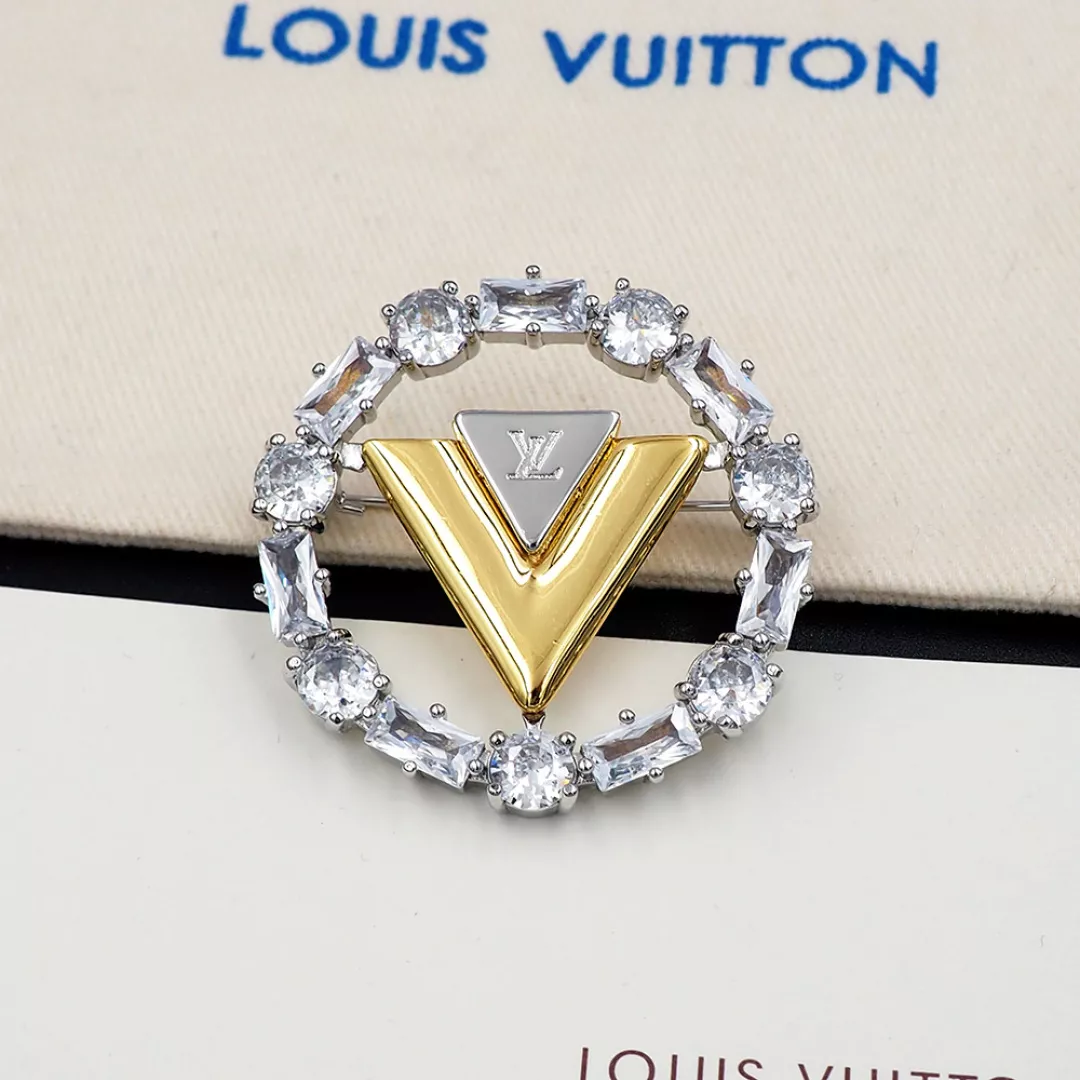 Comfortable 1553 Louis Vuitton LV Brooches For Women