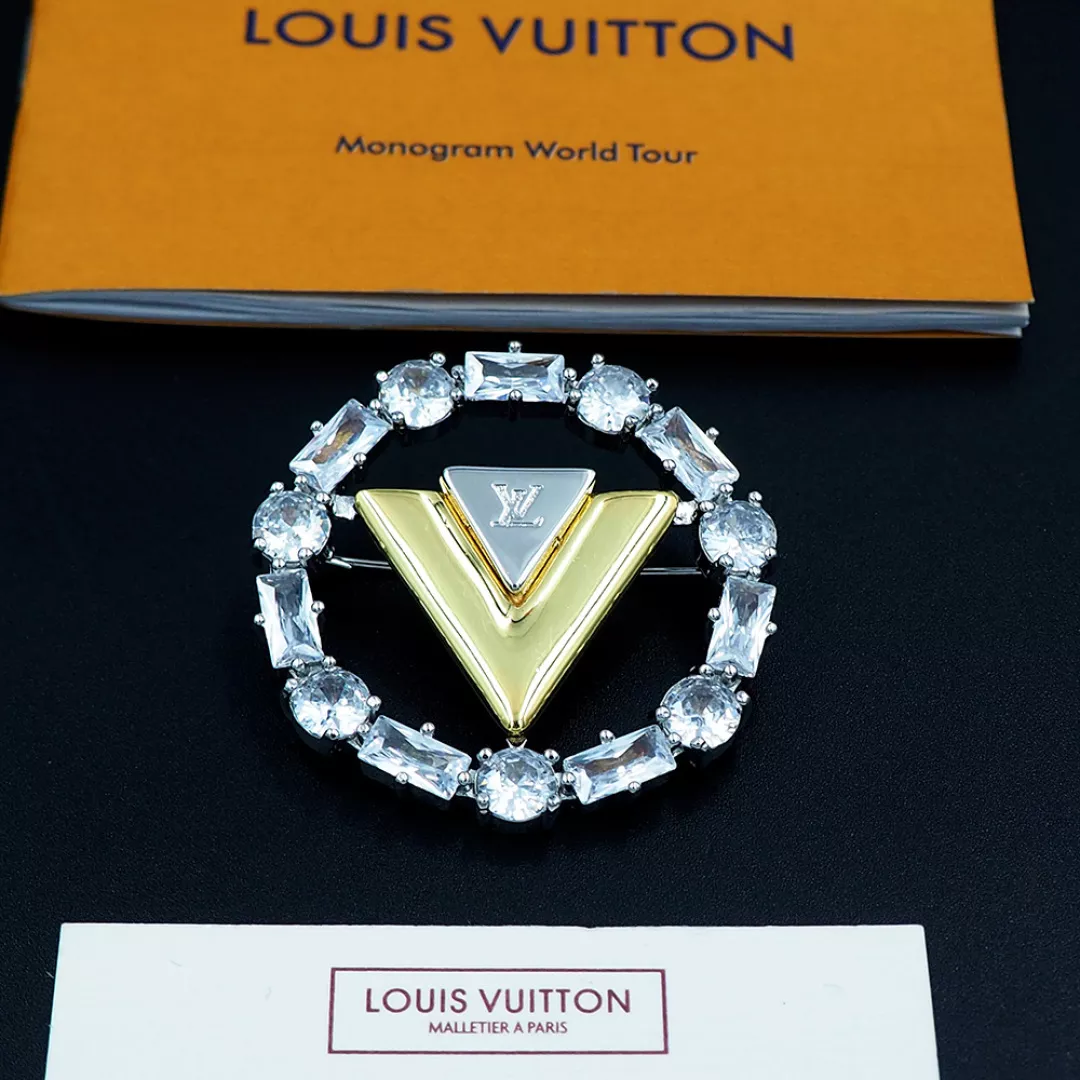 Comfortable 1553 Louis Vuitton LV Brooches For Women