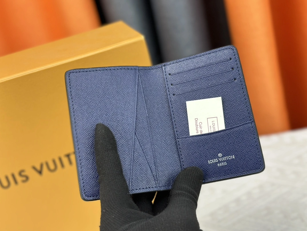 Comfortable 1573 Louis Vuitton LV Card Case In Blue For Unisex