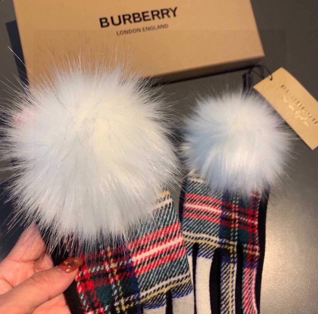 Comfortable 162 Burberry Gloves For Women