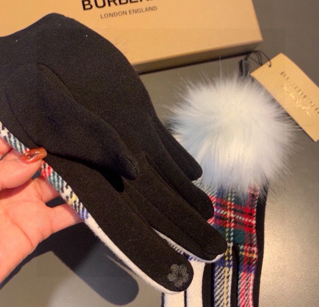 Comfortable 162 Burberry Gloves For Women