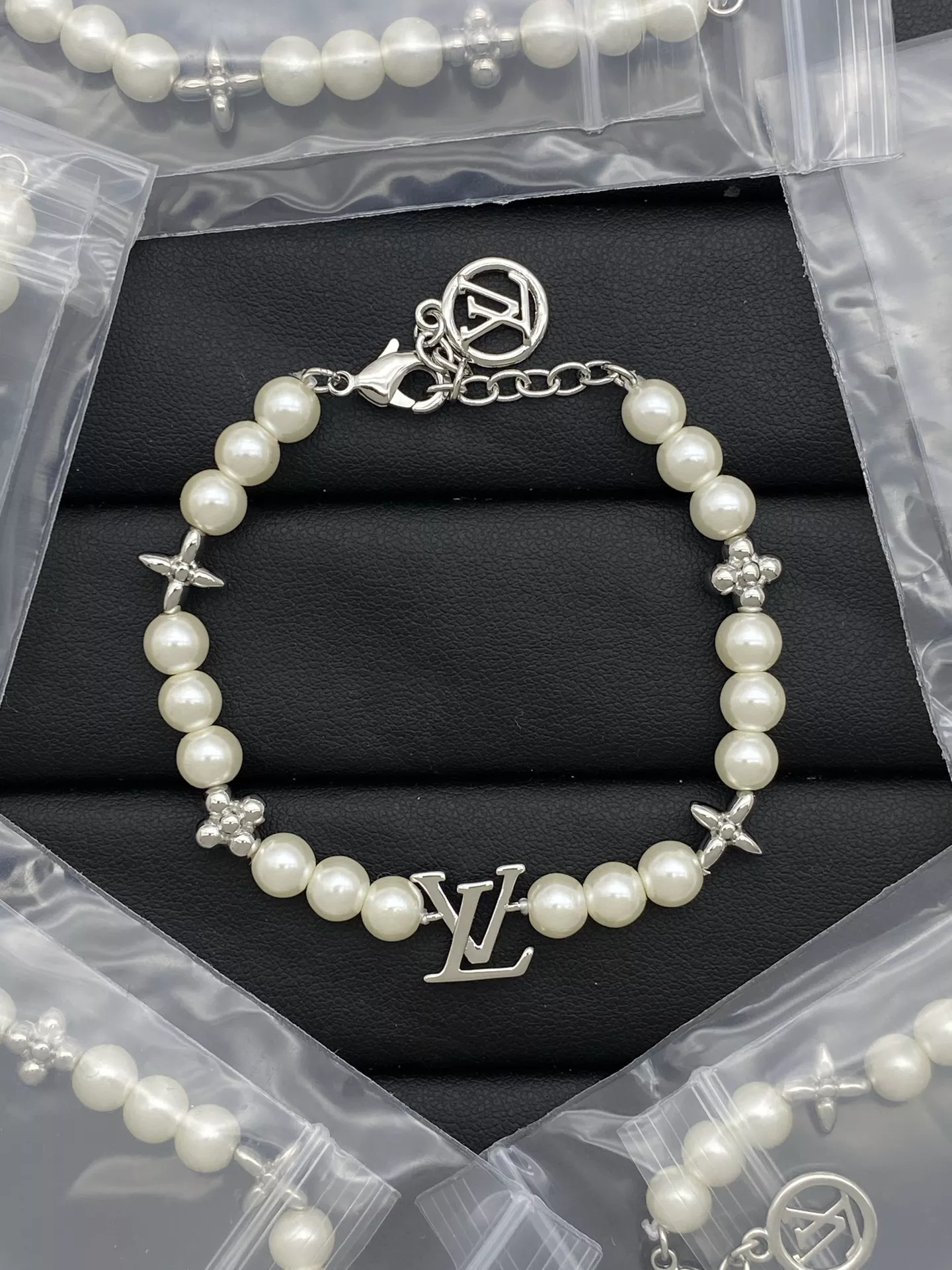 Comfortable 1748 Louis Vuitton LV Bracelets