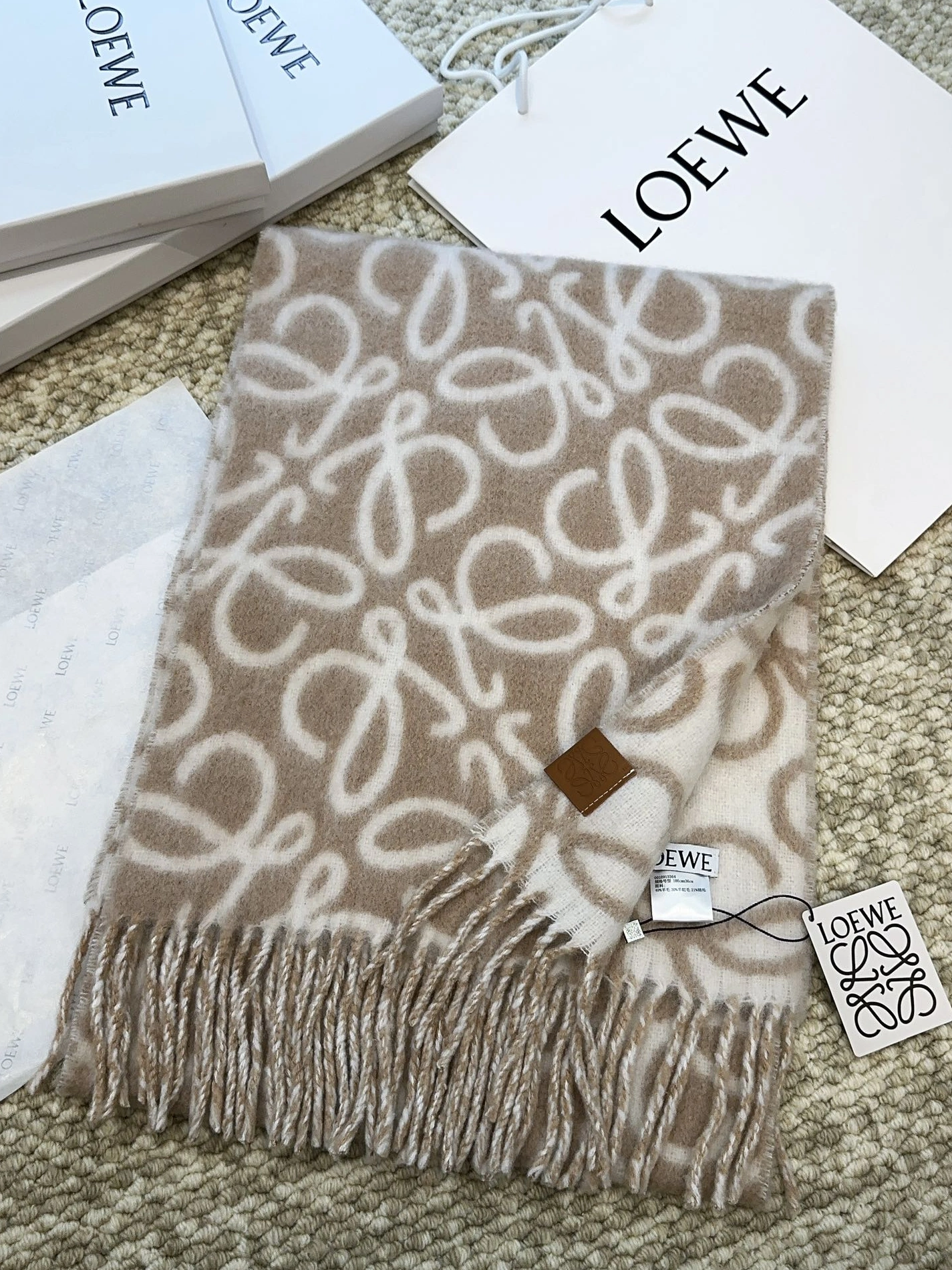 Comfortable 1768 LOEWE Scarf