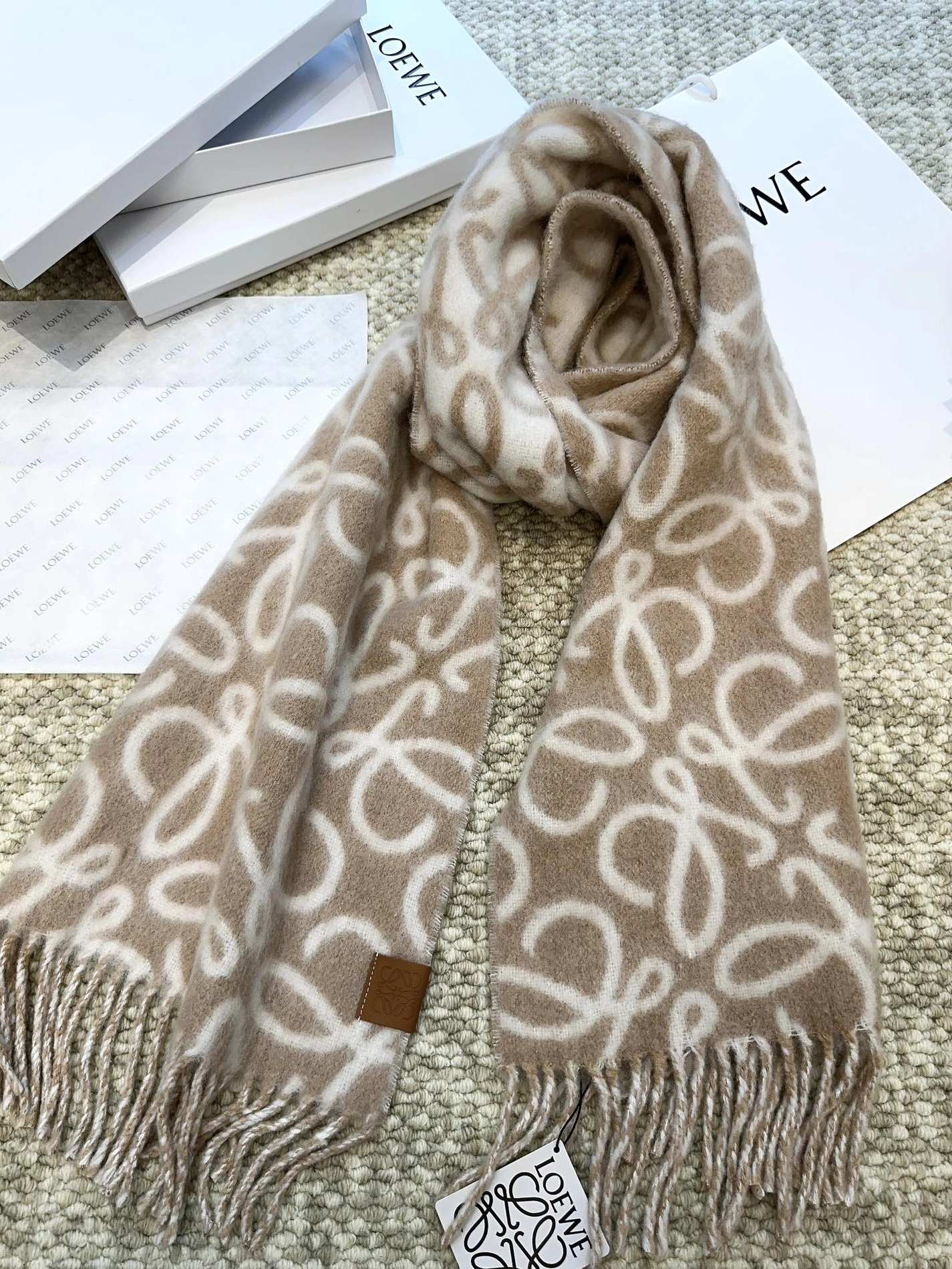 Comfortable 1768 LOEWE Scarf