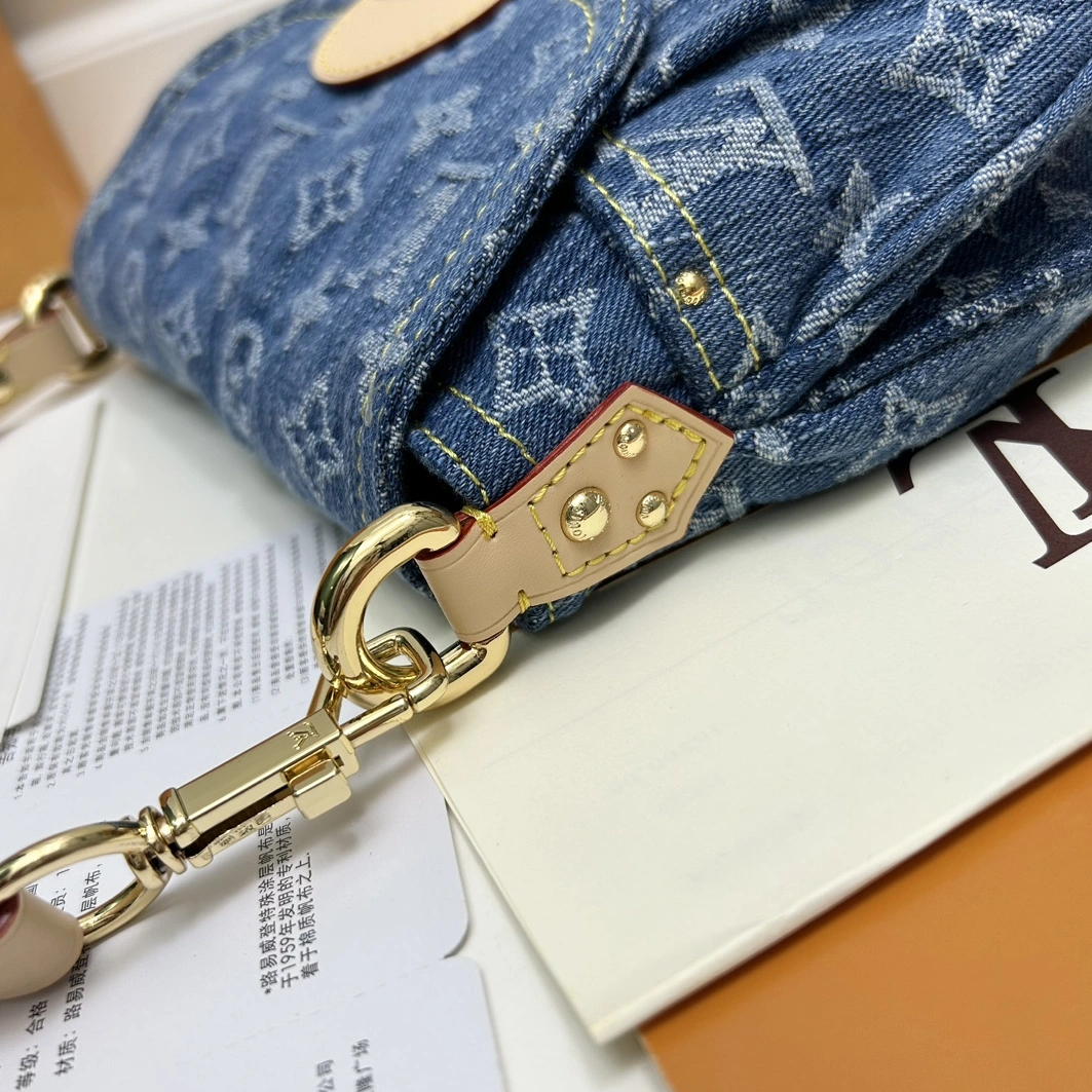 Comfortable 1770 Louis Vuitton AAA Quality Shoulder Bags For Women