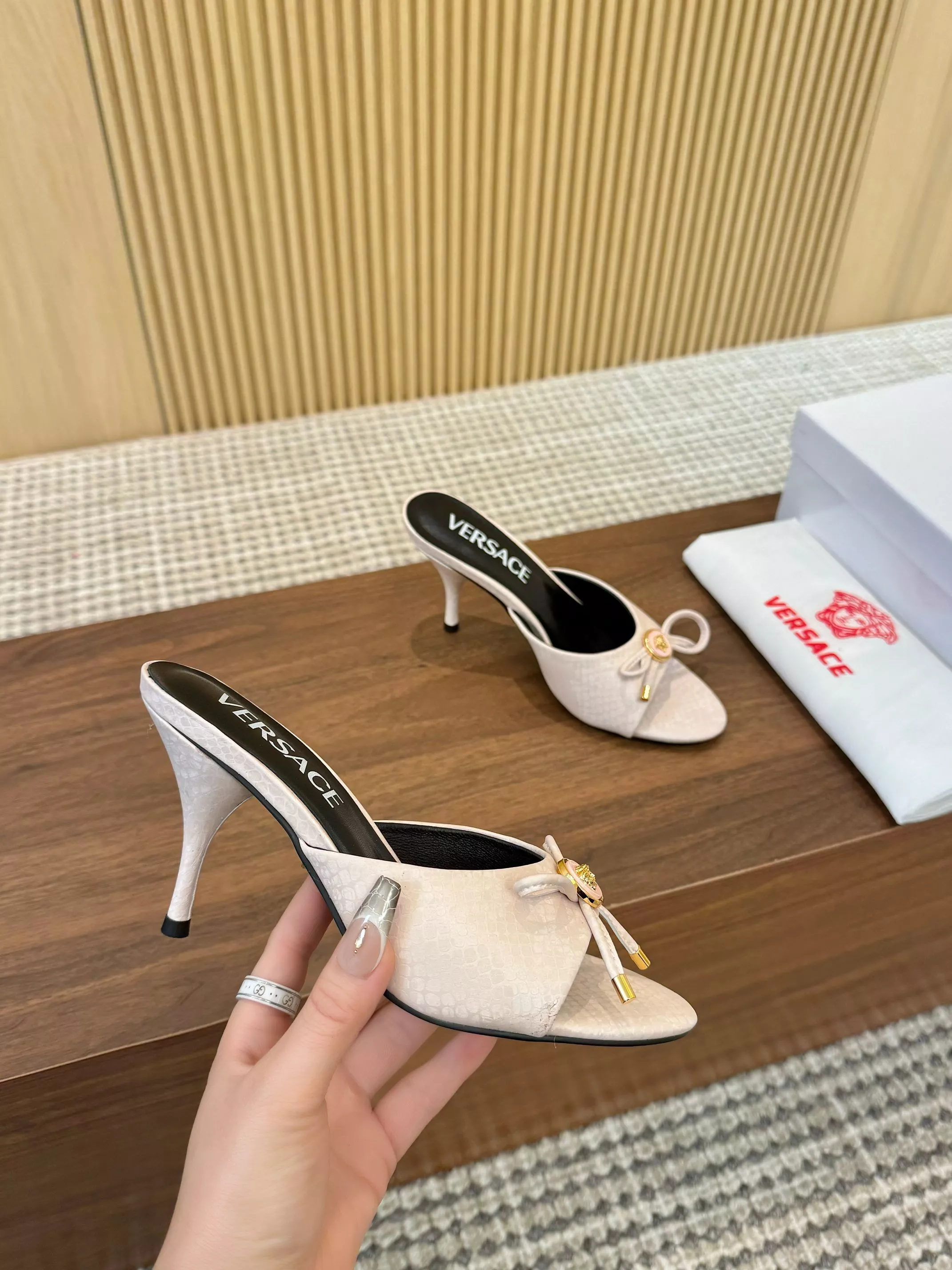 Comfortable 1800 Versace Slippers For Women