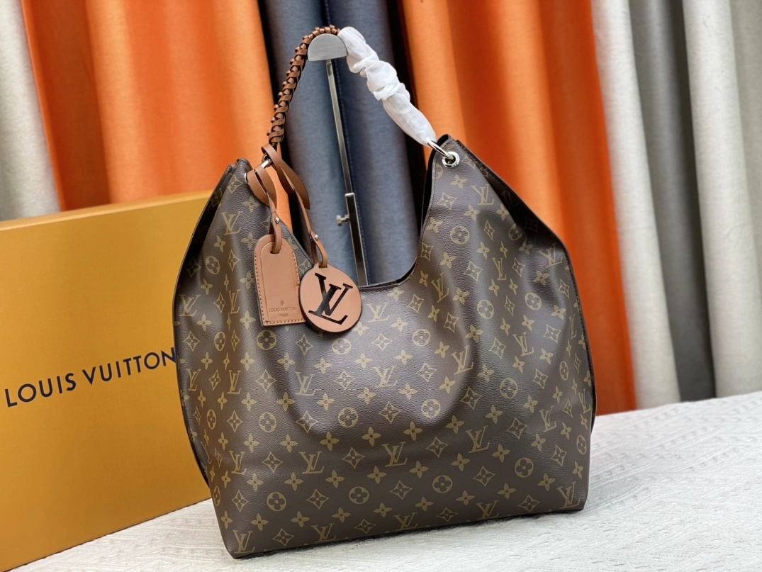 Comfortable 1812 Louis Vuitton AAA Quality Handbags For Women