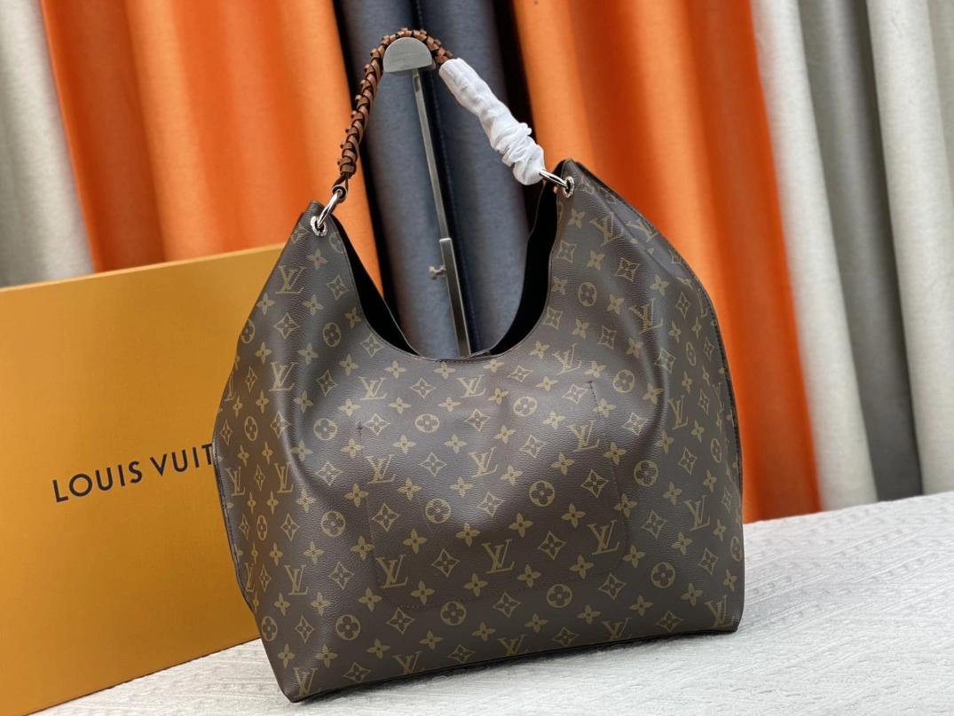 Comfortable 1812 Louis Vuitton AAA Quality Handbags For Women