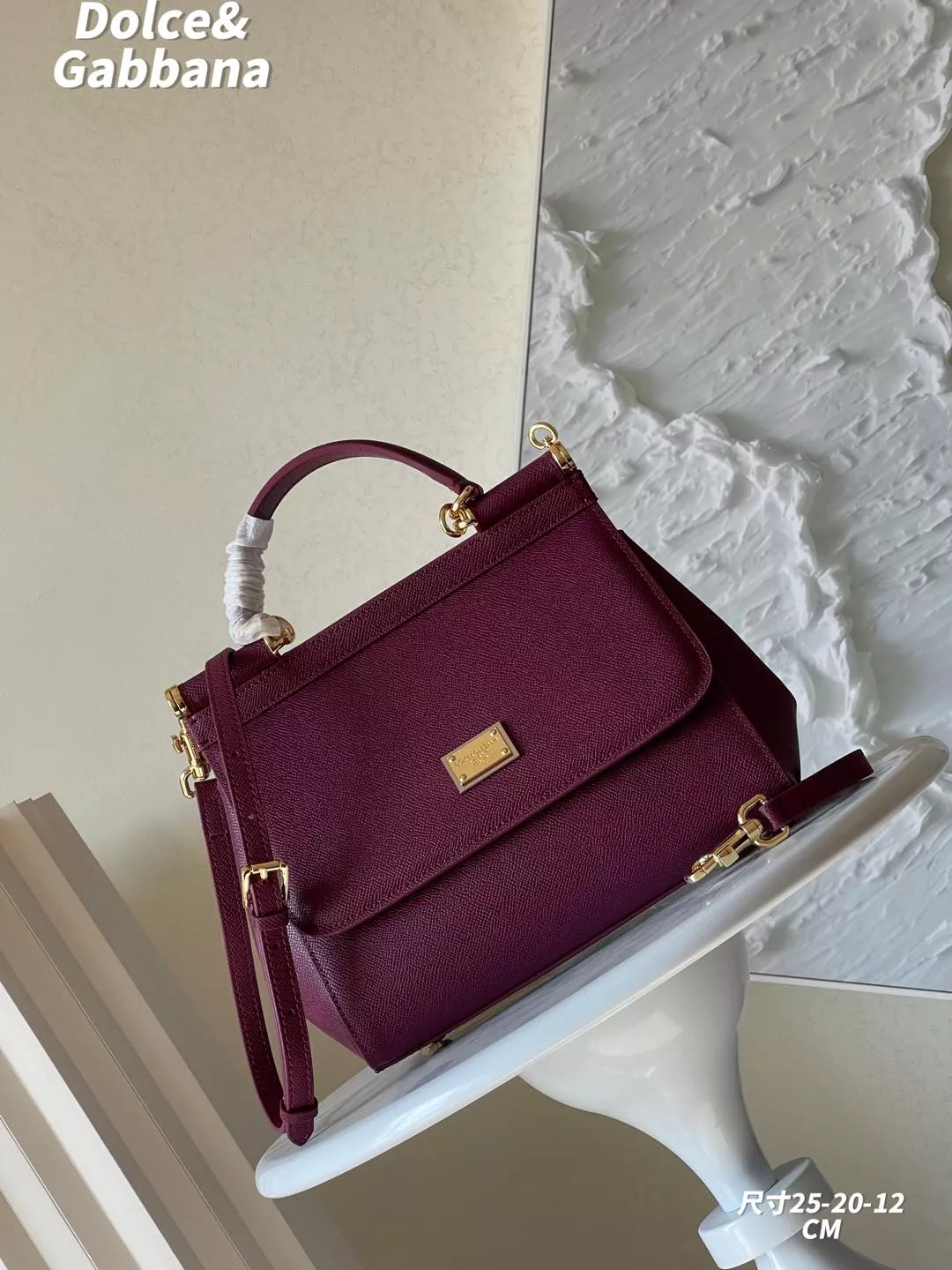 Comfortable 1992 Dolce & Gabbana AAA Quality Handbags For Women
