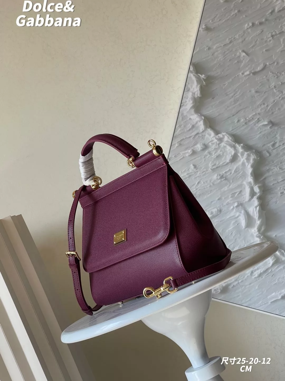 Comfortable 1992 Dolce & Gabbana AAA Quality Handbags For Women