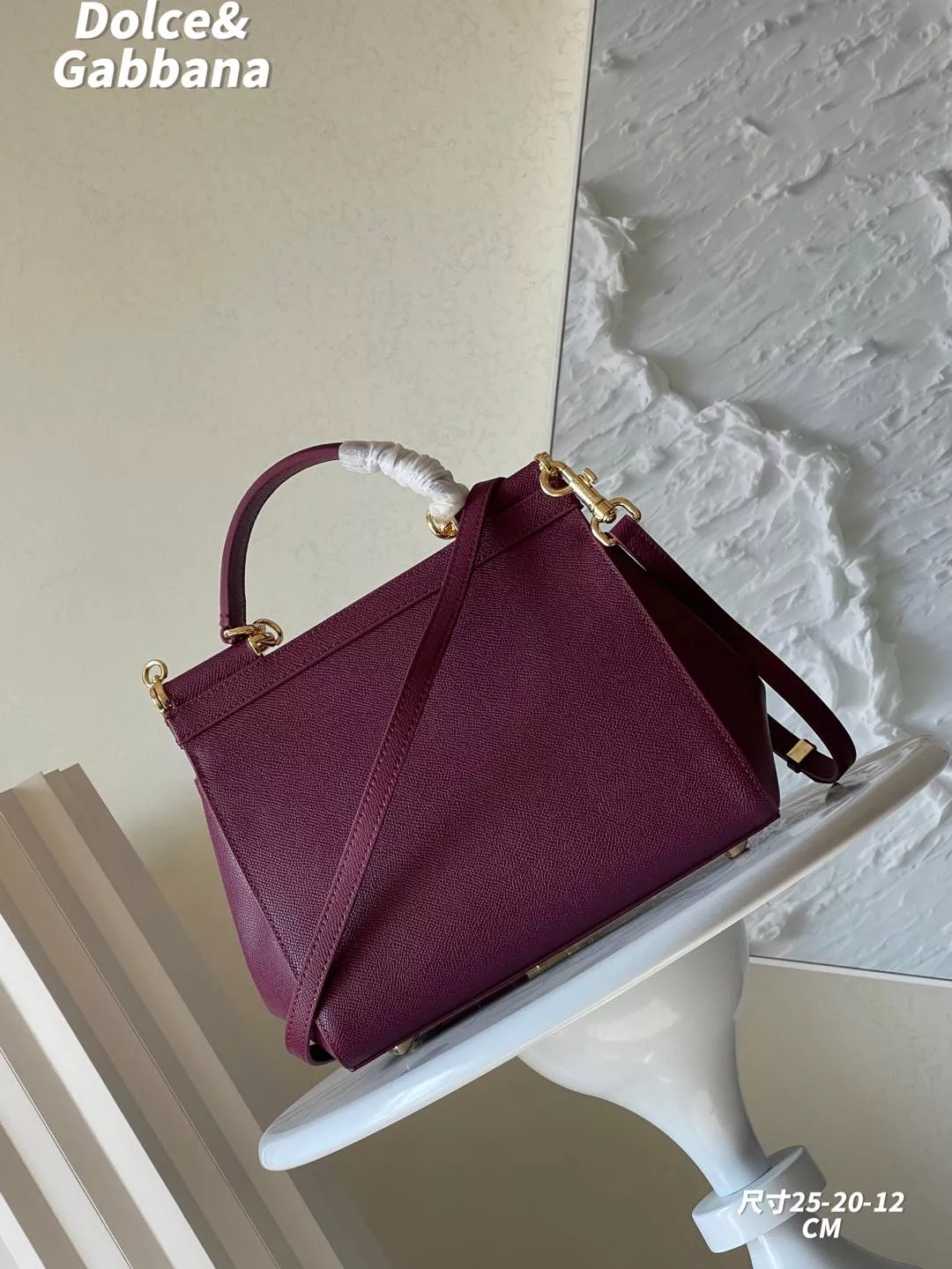 Comfortable 1992 Dolce & Gabbana AAA Quality Handbags For Women