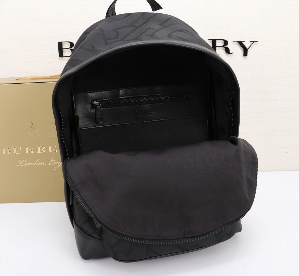 Comfortable 1993 Burberry AAA Man Backpacks