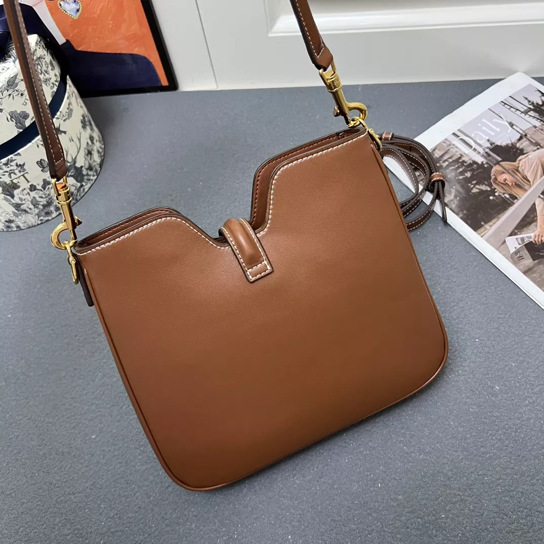 Comfortable 2003 Celine AAA Quality Shoulder Bags For Women